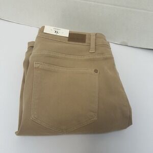 Judy Blue NWT Mid-Rise Cuffed/Uncuff Raw Hem Bermuda Short Size XL Style #150071